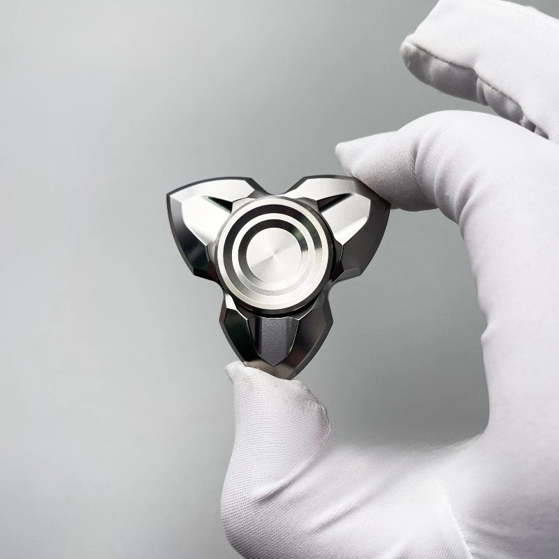 Apache EDC Mecânico de Aço Inoxidável Brinquedo de Descompressão Angular Craft de Três Páginas Giroscópio na ponta do dedo