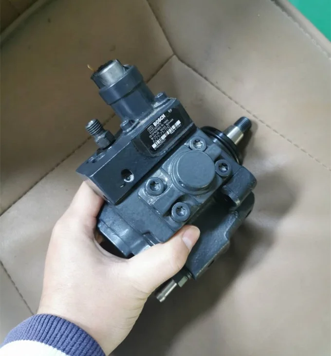 TLF PC70-8 PC130-8 燃料ポンプ 6271-71-1110 掘削機部品