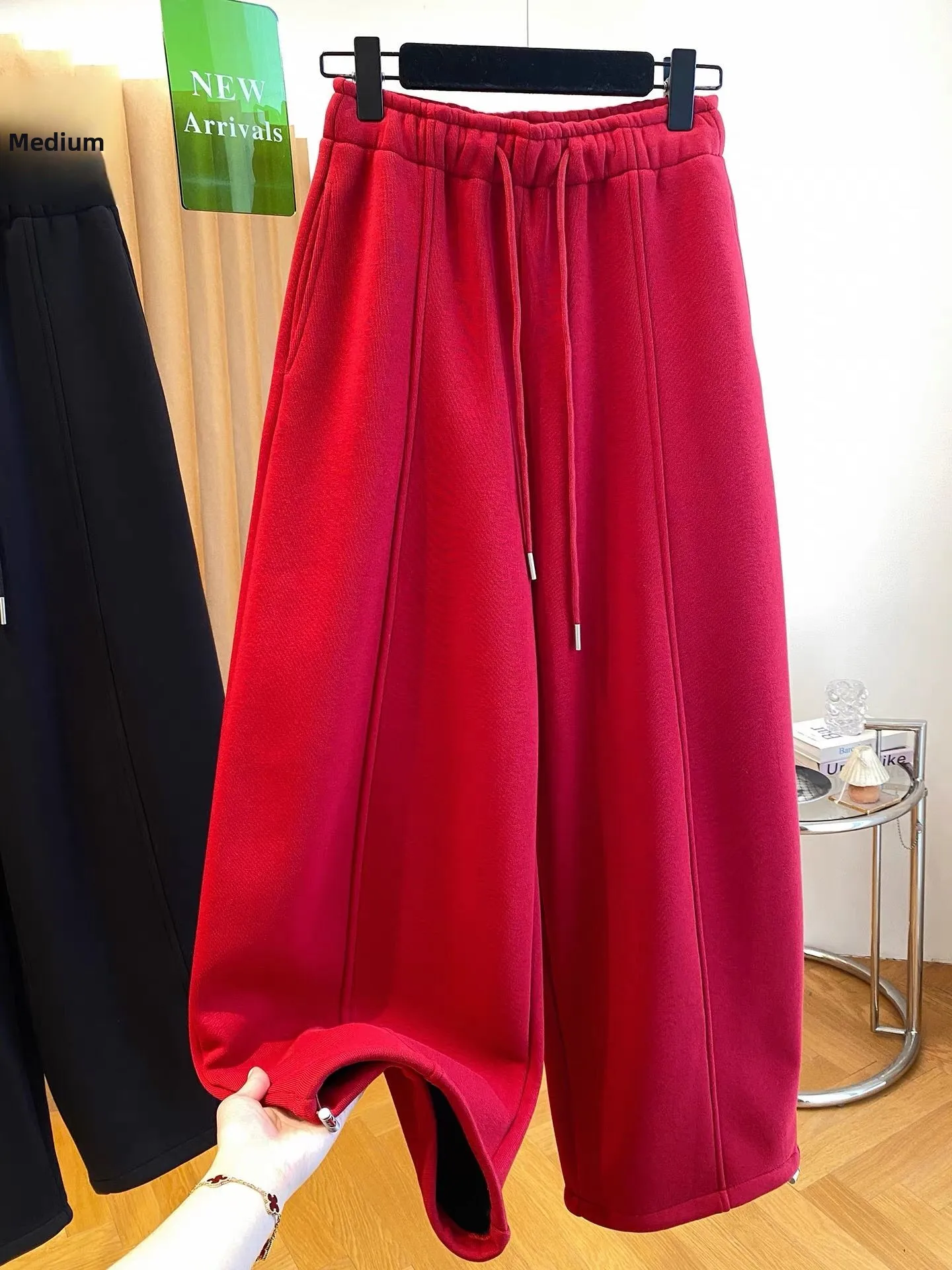

2026 New Red Fleece Lined Loose Straight Leg Sports Pants Women's Thickened Trousers High Waist Casual Pants Commute Style