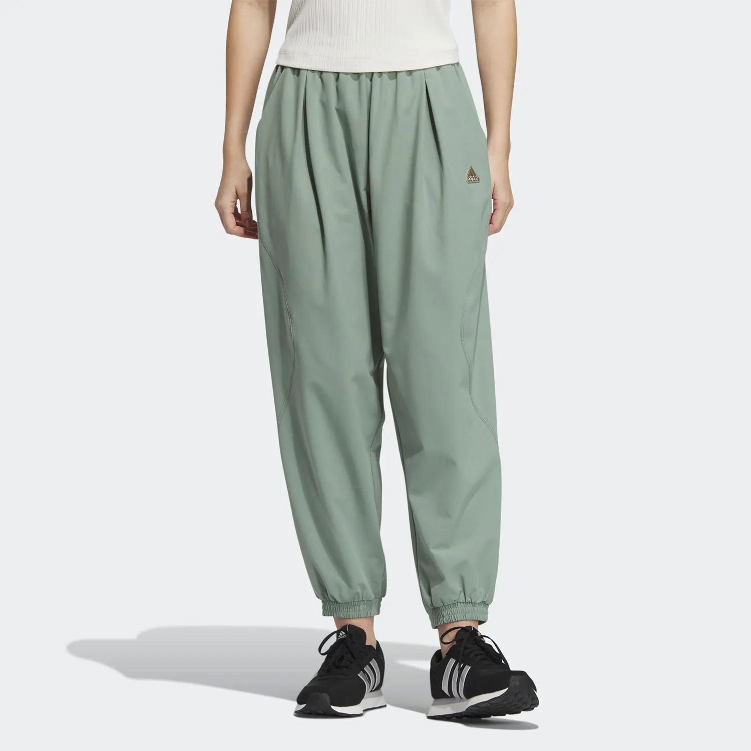 

Оригинальные женские спортивные брюки Adidas Slim Fit из новой коллекции IN9072