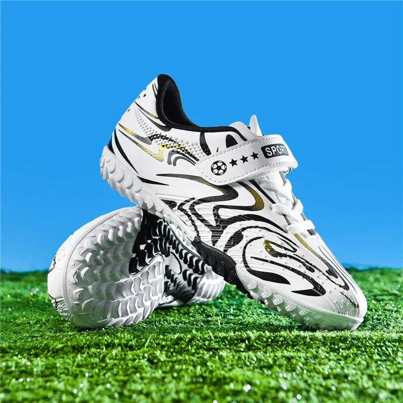 Professional Children's Soccer Shoes Kids Non-slip Grass Training Soccer Shoes Ultra-light FG/TF Non-slip Wear Sneakers