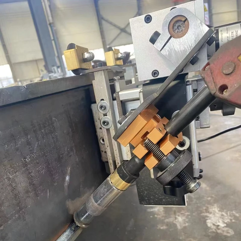 KA-H5 Adjustable Multi-Function Automatic Side Suction Welding Robot Long Lasting Fillet Welding For Steel Structures New
