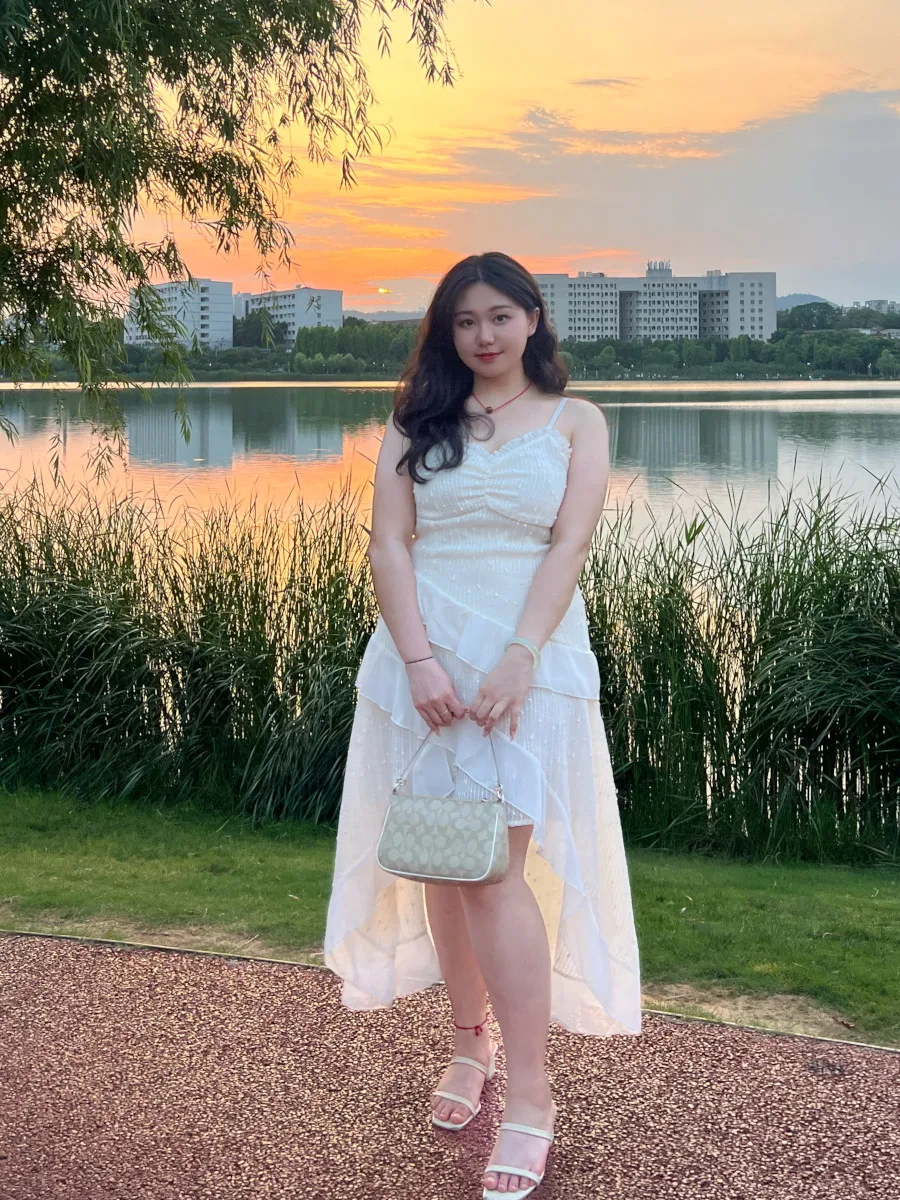 Gaun Suspender Peri Ruffle Manis Tidak Beraturan Ukuran Besar L-4XL Gaun Panjang Santai Elegan Liburan Mode Leher-v Anak Perempuan Musim Panas