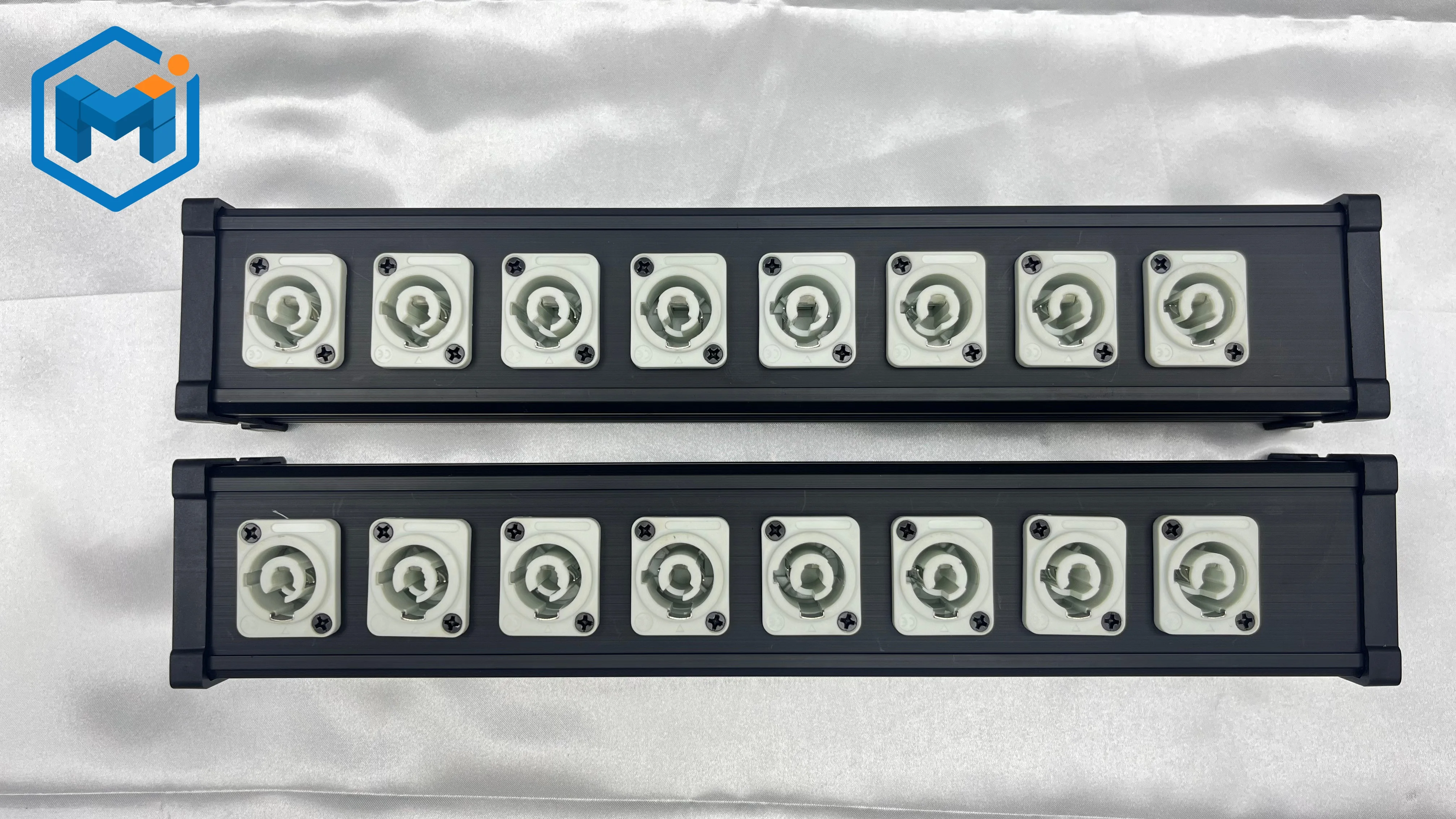 DAMO Powercon 8-Way 16A Audio Distribution Box for Stage Power Distribution in stock