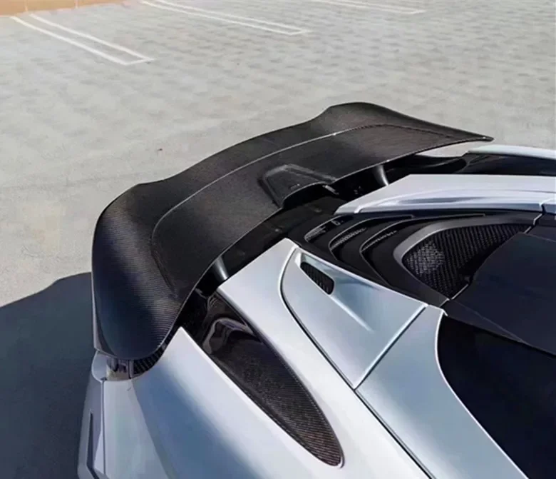 Suitable for 17-19 New McLaren 720S Modification and Upgrade Vorsteiner Style Carbon Fiber Tail Spoiler.