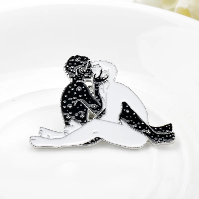 بروش من المينا للأزواج ، دبابيس من المينا للملابس وحقيبة الظهر ، إكسسوارات مجوهرات للأصدقاء ، سماء مرصعة بالنجم ، قبلة شاذة ، فخر