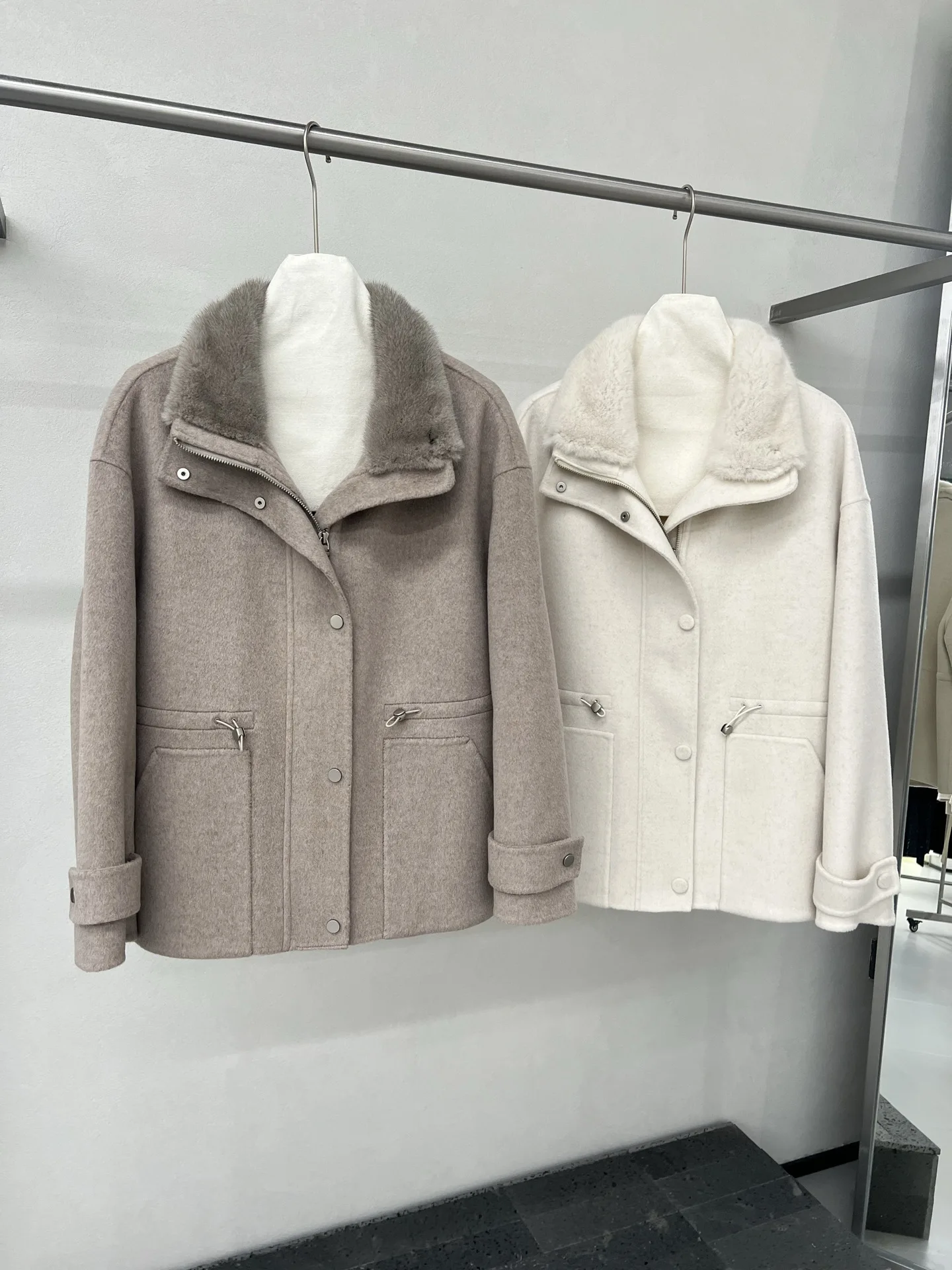 New High-Quality Cashmere Coat (Autumn/Winter) – Sizes S, M, L Fabric: High-Count Blend (10% Cashmere, 90% Wool)