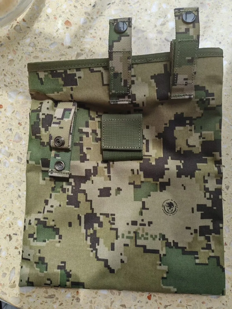 

25x29CM Large Capacity MOLLE Recycling Bag