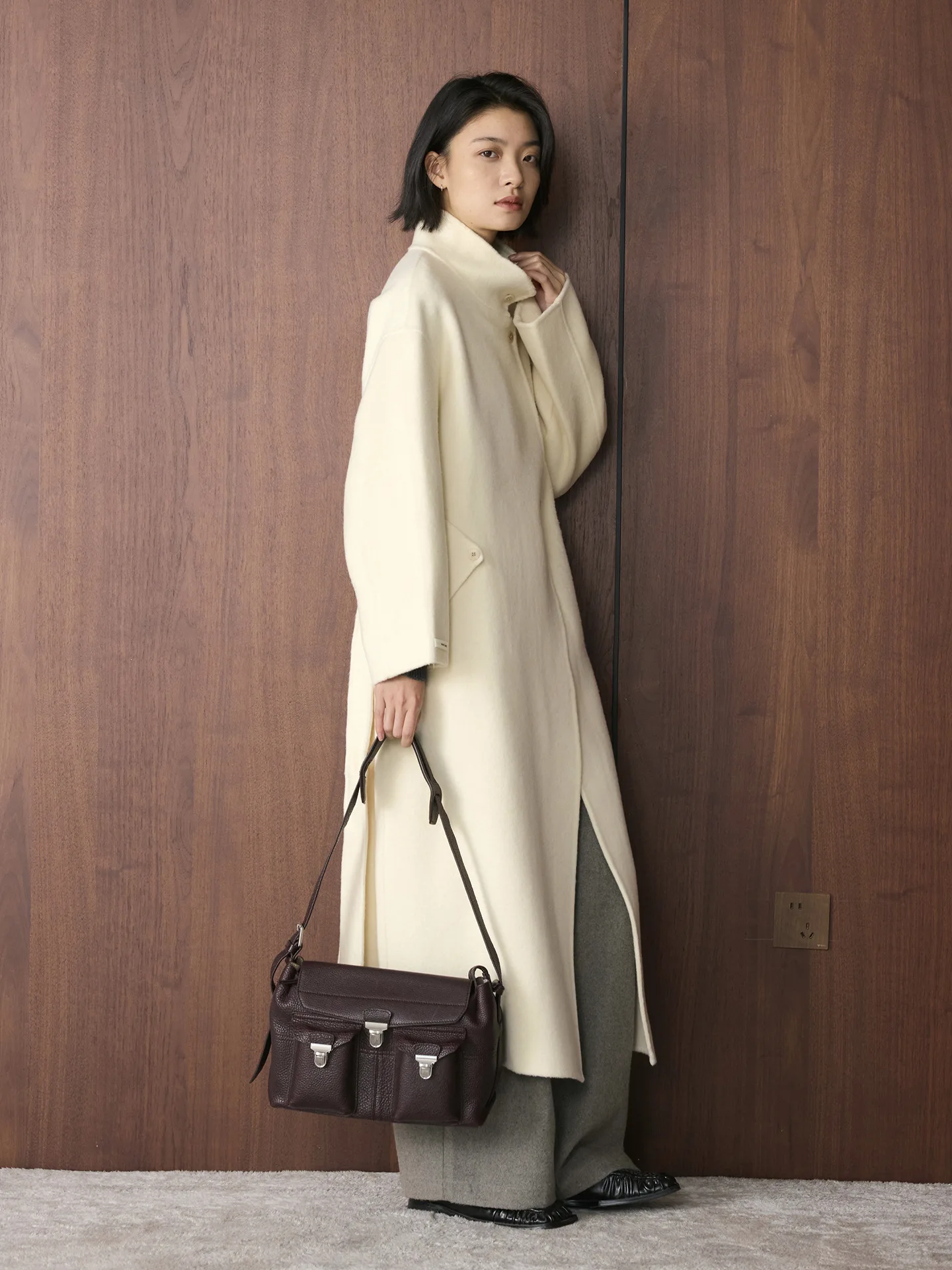 冬の新作韓国版シンプルでおしゃれなスタンドカラーのダブルウールコート、ウエストベルト付き、女性用暖かいジャケット