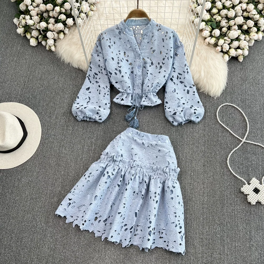 Retro V-ne Embroidered ort irt Women's Two-piece Set High Waist A-line  Skirt Lantern Sve Slimming Effect