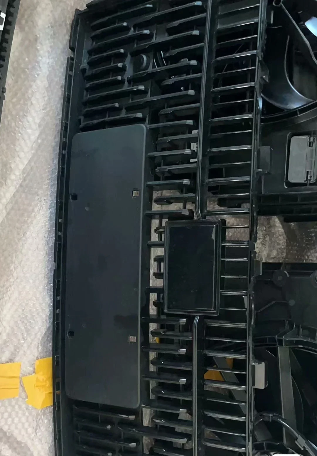 23 Neuer 03 Frontstoßstangen-Untergrill mit mittlerem Netzwerk