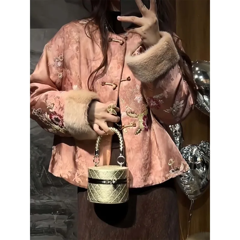 

Новая осенняя коллекция в стиле ретро в китайском стиле, модный универсальный дизайн, элитный дизайн, делает вас выглядеть младшим, стройнее, плотное пальто