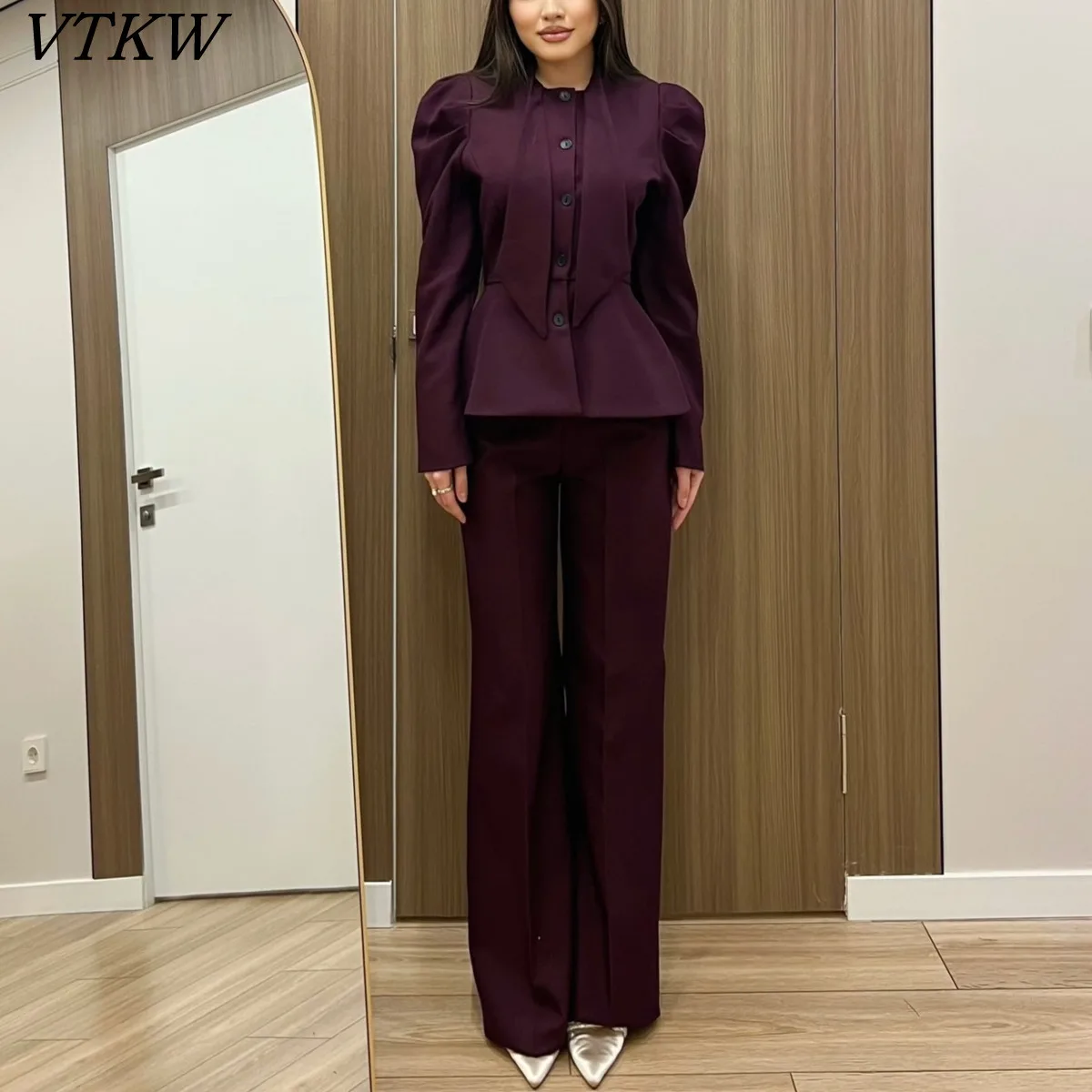

VTKW 2026 Новый женский комплект из двух предметов: бургундово-серый блейзер с пышными рукавами и баской, брюки с широкими штанинами, для офиса и торжественных мероприятий