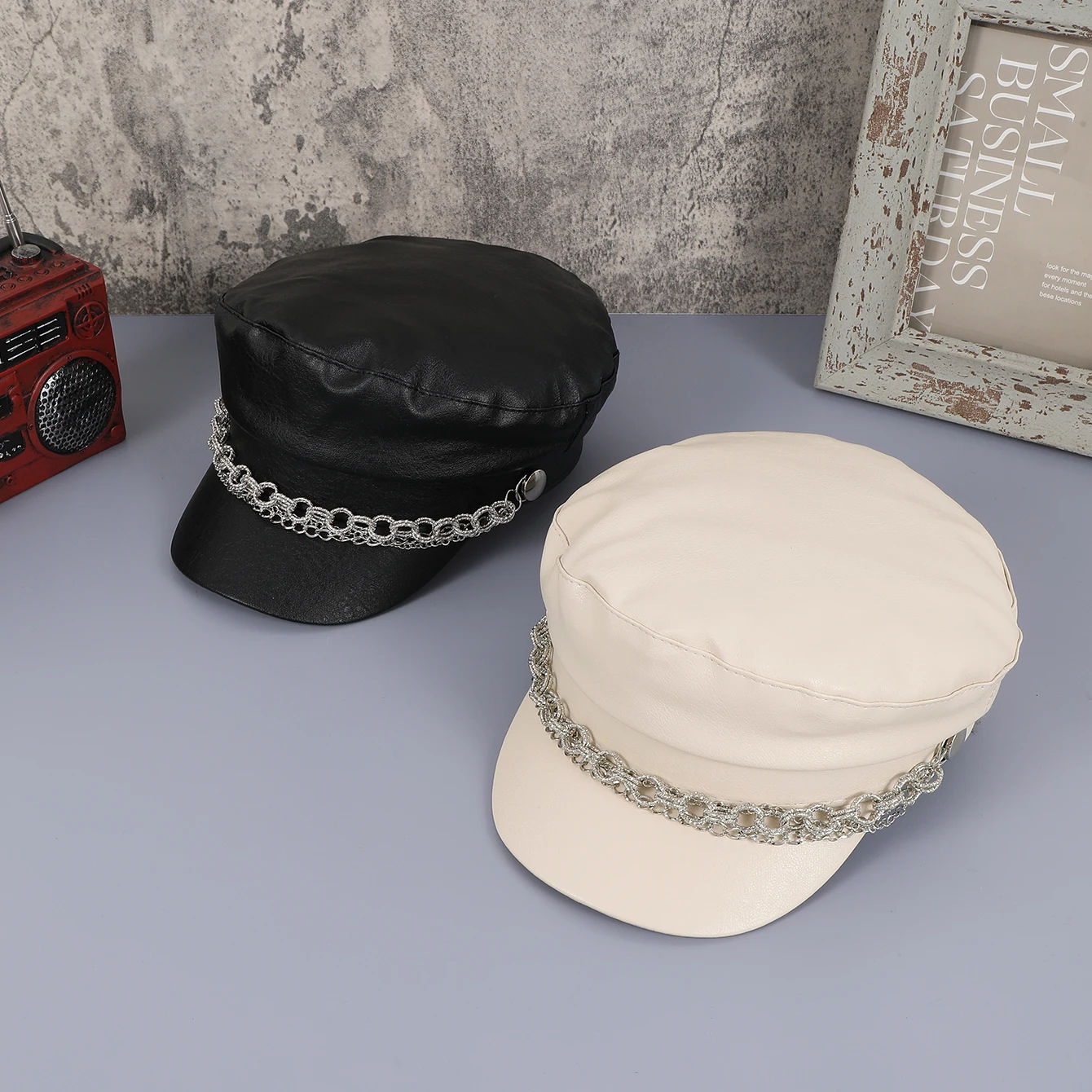 Simple British Style PU Leather Size Chain Decoration Newsboy Hat Shopping Trip Selfie Every Cover Newsboy Hat