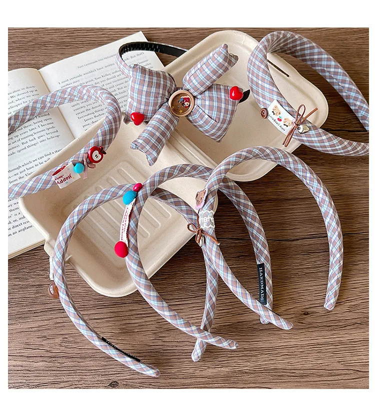 2026 Neue Vintage Preppy Karierte Schwamm-Stirnbänder Milchkaffee-Bär Schonende Volumen-Haarbänder für Mädchen Kinder-Accessoires – Detail 9
