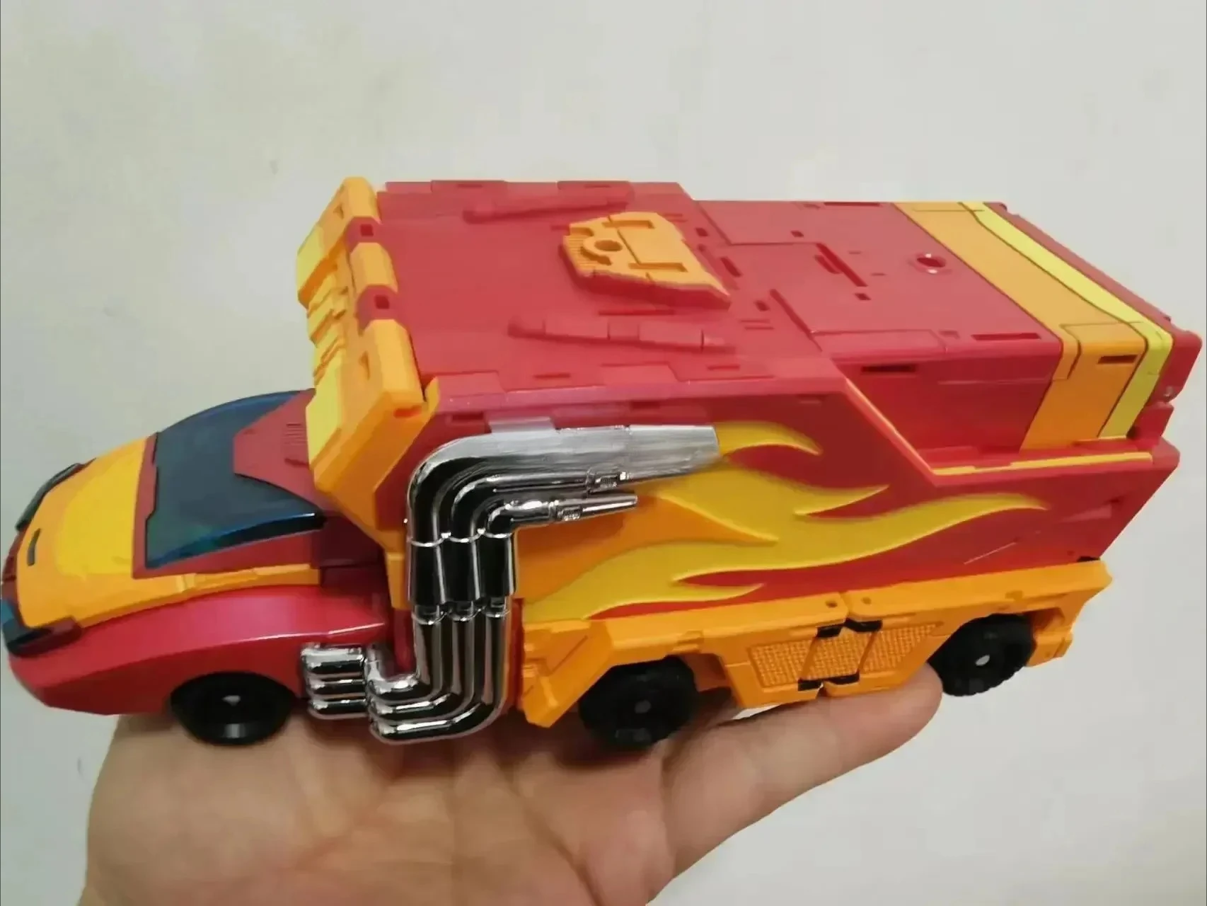 Transformation Spielzeug DX9 D06 Transformation Action Figur Rodimus Prime Metallic Folding MP Modell Sammlung Spielzeug Geschenk Anime Serie