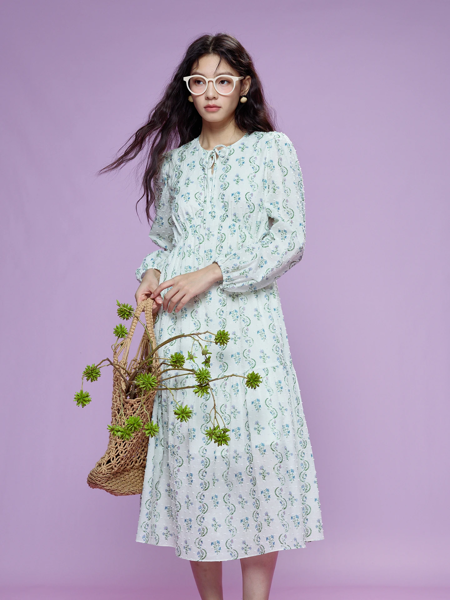 

Женское хлопковое платье макси Fay-Fayee с художественным цветочным принтом, длинным рукавом и драпированной юбкой, дышащее, весна 2026