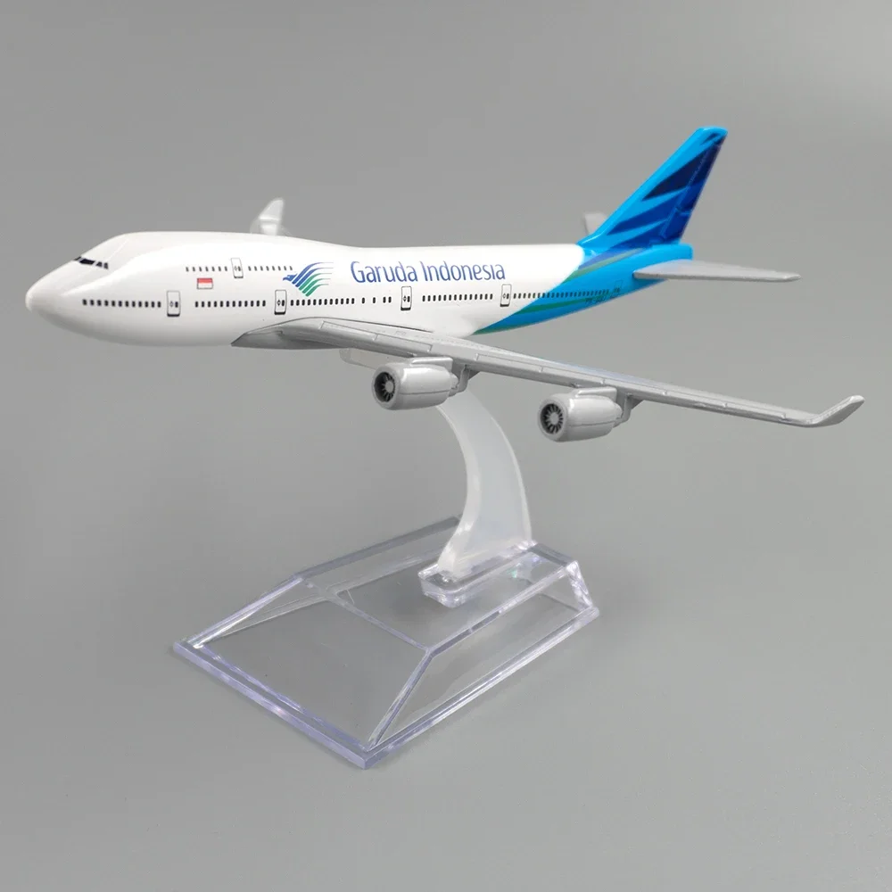 1/400 Aircraft Boeing 747 Garuda Indonesia 16cm Alloy B747 Model Airplane  Gift for Collection Home Decoration