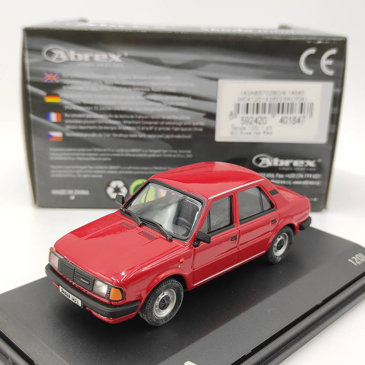

Diecast SKODA 1:43 Scale Skoda 120L Classic Old Alloy Collectible Car Model Collectible Toy Gift Souvenir Display Ornament