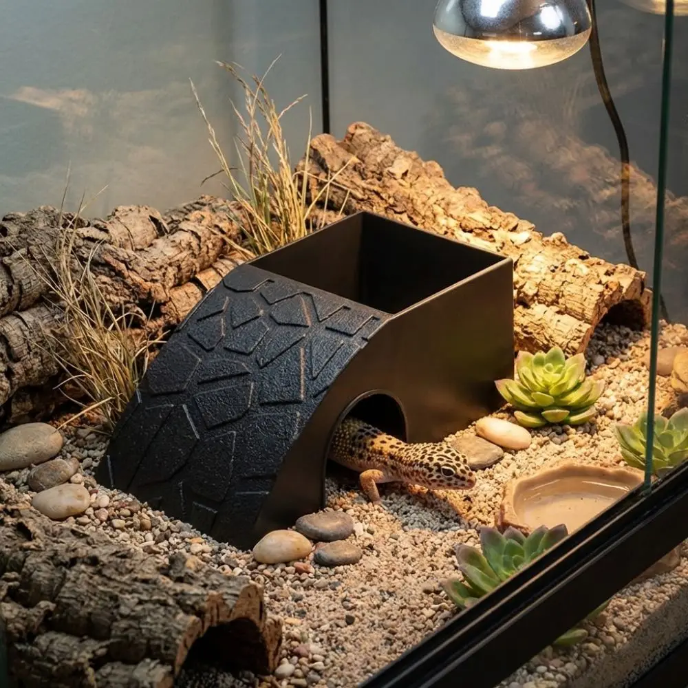 Plastic Reptile Hideout Cave Anti Drowning With Moss Tray Reptile Feeding Box Climbing Platform Smooth Surface Water Dispenser