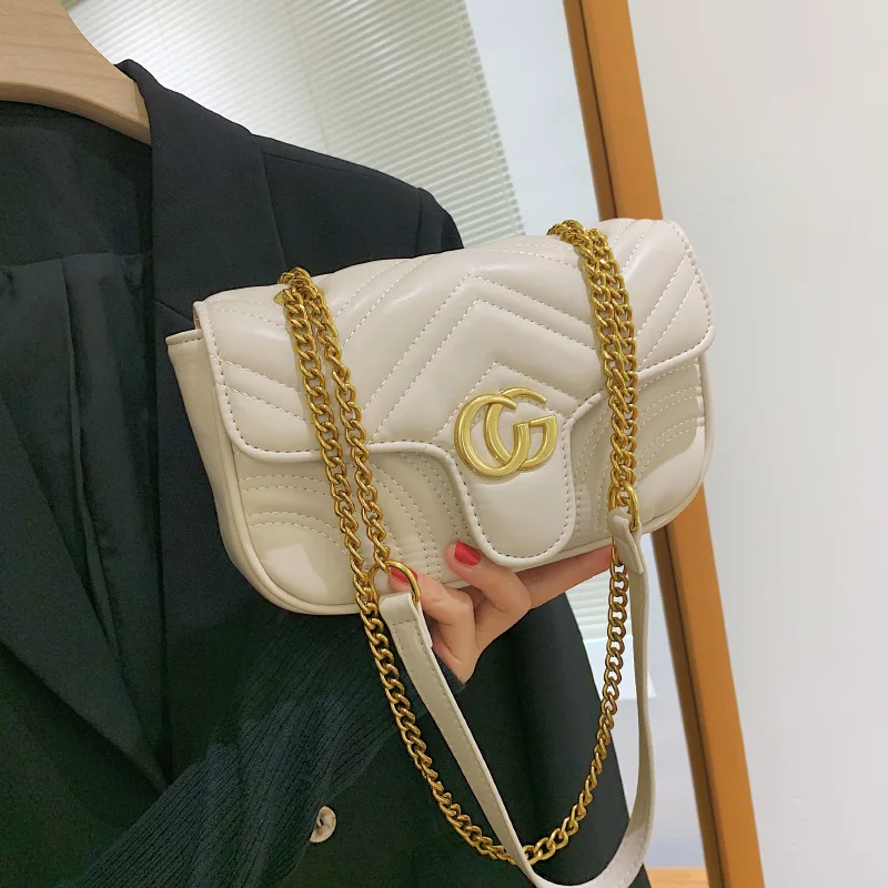 ​2025 New Women's Love Chain Crossbody Bag - Wave Pattern Shoulder Purse, Fashionable Versatile for Daily Use, Chic Design​