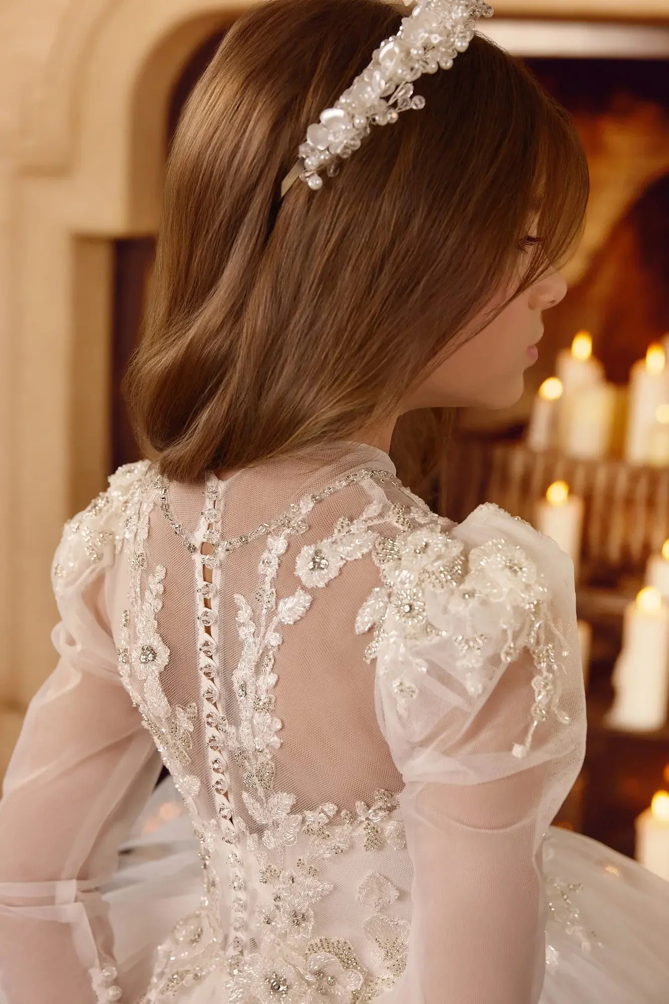 Witte bloemenmeisjesjurken met lange mouwen voor bruiloft Hoge hals Kanten gezwollen rokken Verjaardagsfeestje Jurken Eerste communiejurk