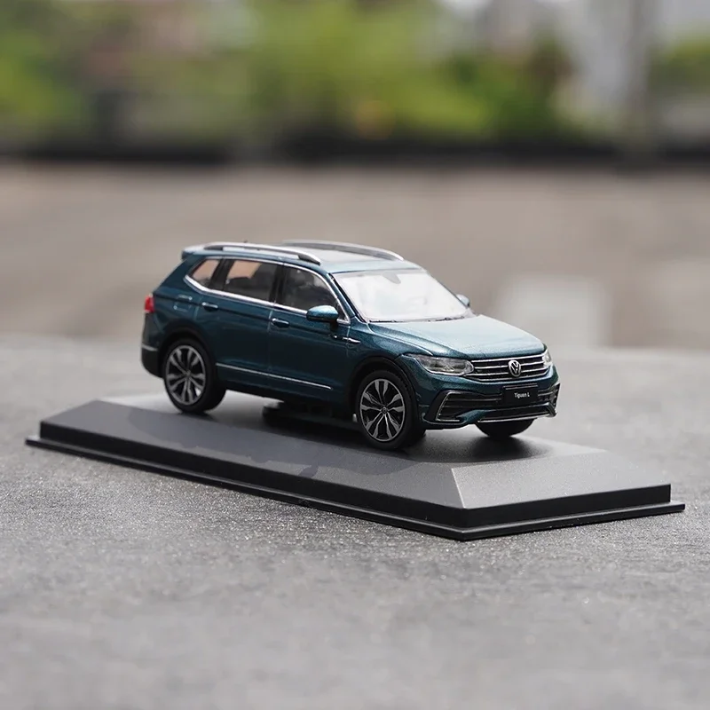 1:43 TIGUAN L 2022 Alloy Simulation Car Model Diecast Toy Gift Collectible Ornament Souvenir Boys Toys Cars