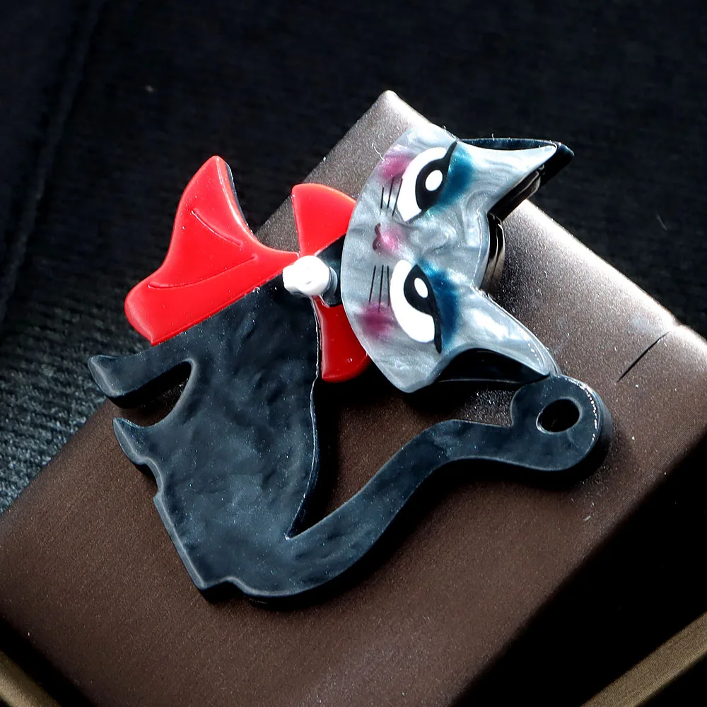CINDY XIANG Acrylic Handmade Cute Wear A Red Cloak Black Cat Brooch Halloween Pin New Arrival