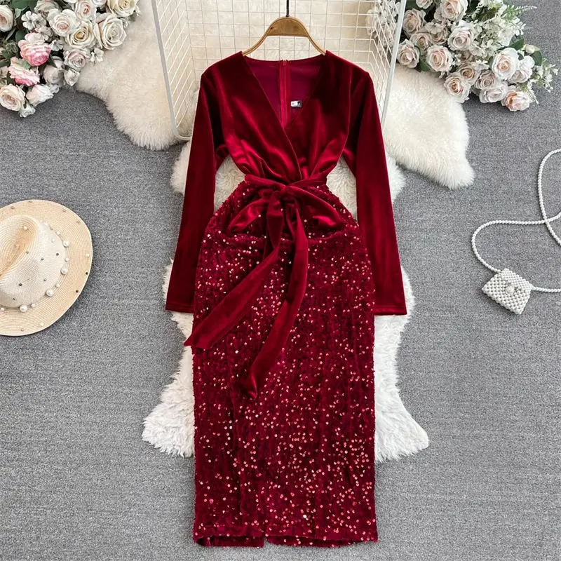 Mode eleganten Stil Kleid Frauen Langarm V-Ausschnitt Taille schlanke mittellange Samt Spleiß Pailletten Wickel Hüft kleid für Party Z3583