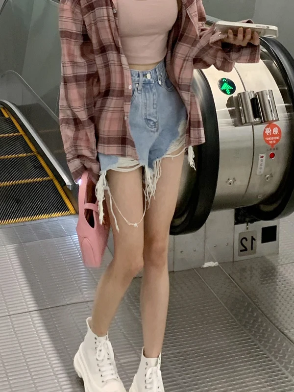 Koszula damska plus size 300 Pou Faionable Korean Sle Plaid Casual, w kratę, luźny krój, odzież damska na wiosnę i jesień, do noszenia jako warstwa wierzchnia.