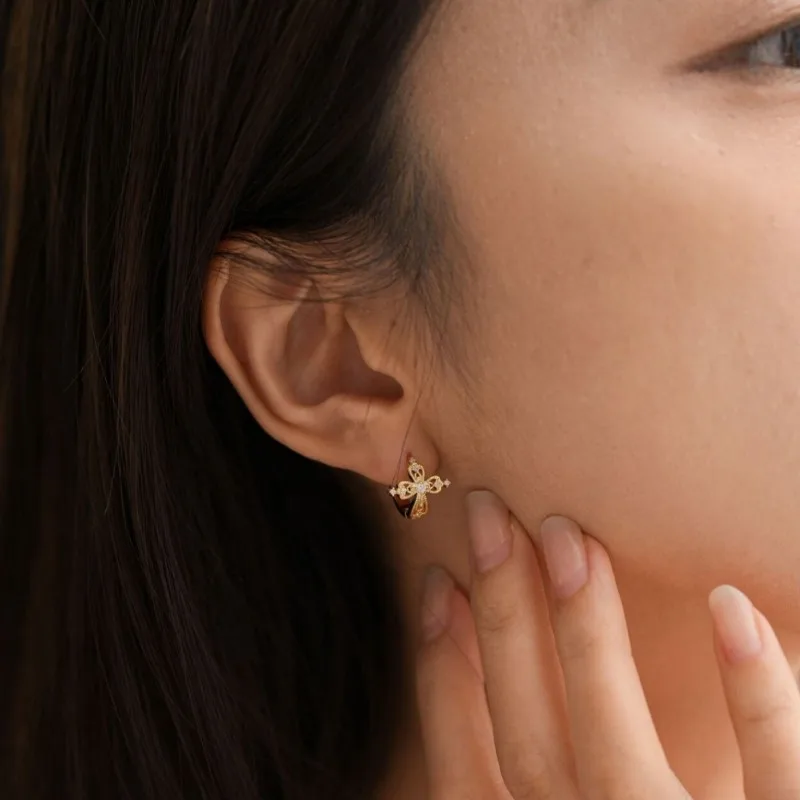 

Original Design Cross Ear Buckle Zircon Inlaid Niche Earrings Fashionable Versatile Stud Earrings Women's High-end Earrings