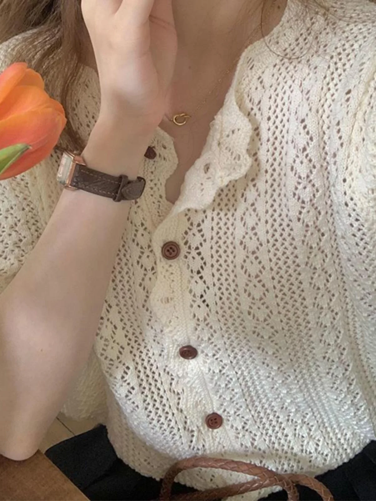 كارديجان رقيق محبوك من الحرير الصناعي بتصميم مفرغ وياقة على شكل V، مناسب للارتداء اليومي، تصميم عصري أنيق