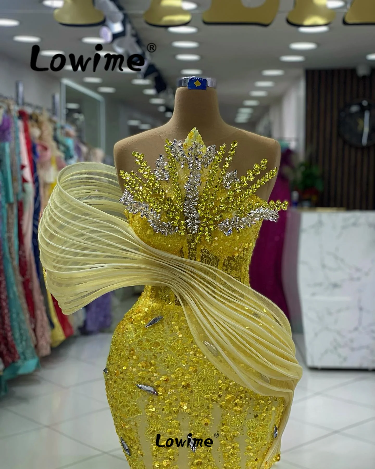 Shiny Sequined Yellow Prom Dress Arabic Evening Celebrity Dresses 2024 Crystals Off The Shoulder Long Wedding Party Dress Gowns