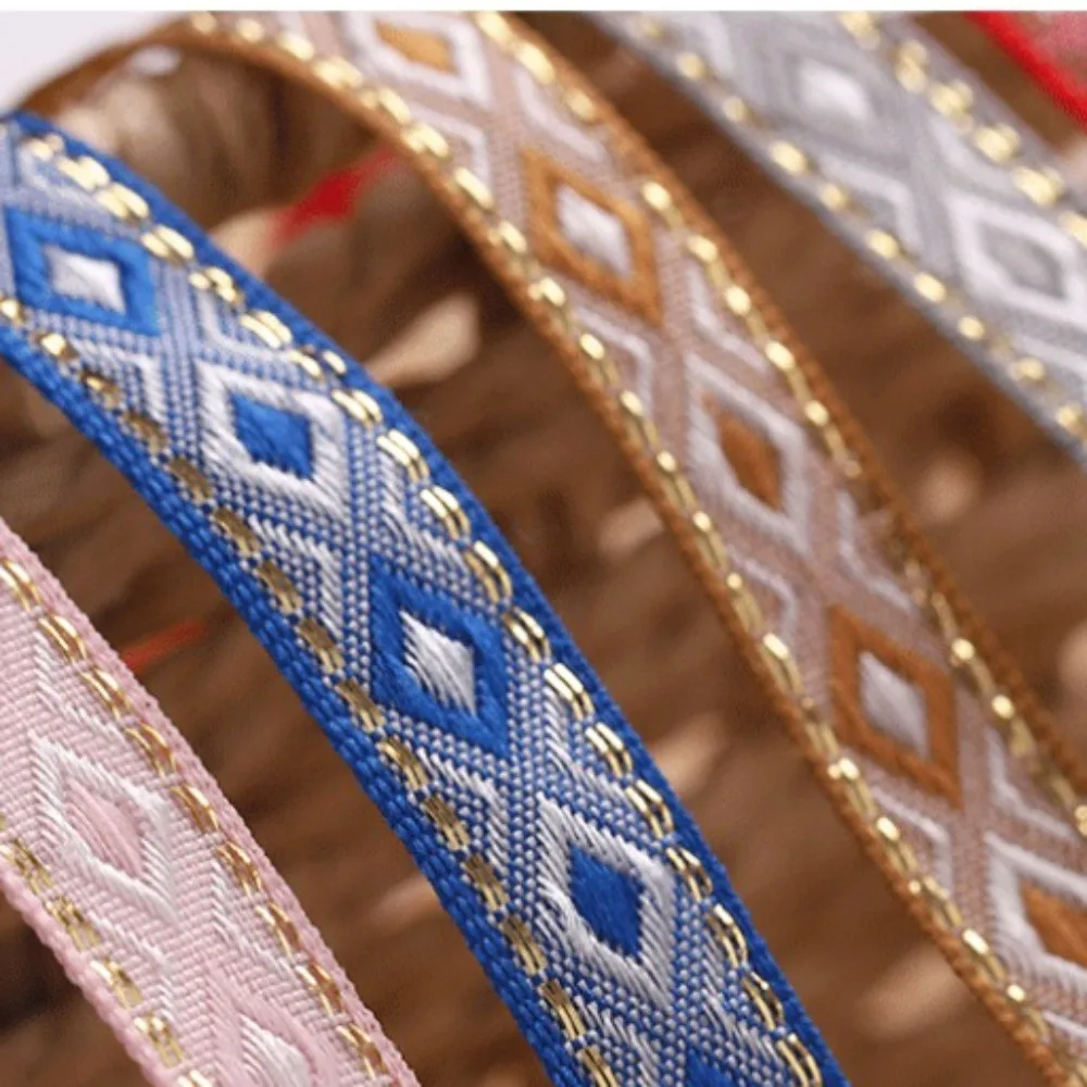 1 Pair Rhombus Jacquard Flat Shoelaces 1.2cm Width, Polyester Decorative Shoe Strings with Gold Line,Replacement Laces for Shoes