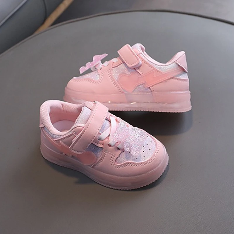 

Fashion Girls' Shoes 2026 Spring New Kids Sneakers Comfort Anti Slip Girls Casual Shoe Simple Versatile Child LED Luminous Shoes