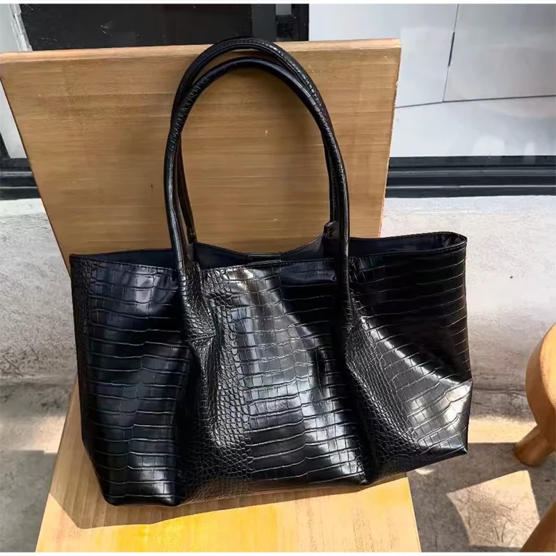 Krokodil-Textur Weiche PU-Tragetasche, Schwarze Minimalistische Damenhandtasche, Magnetverschluss, Einfarbige Vielseitige Schultertasche – Detail 8