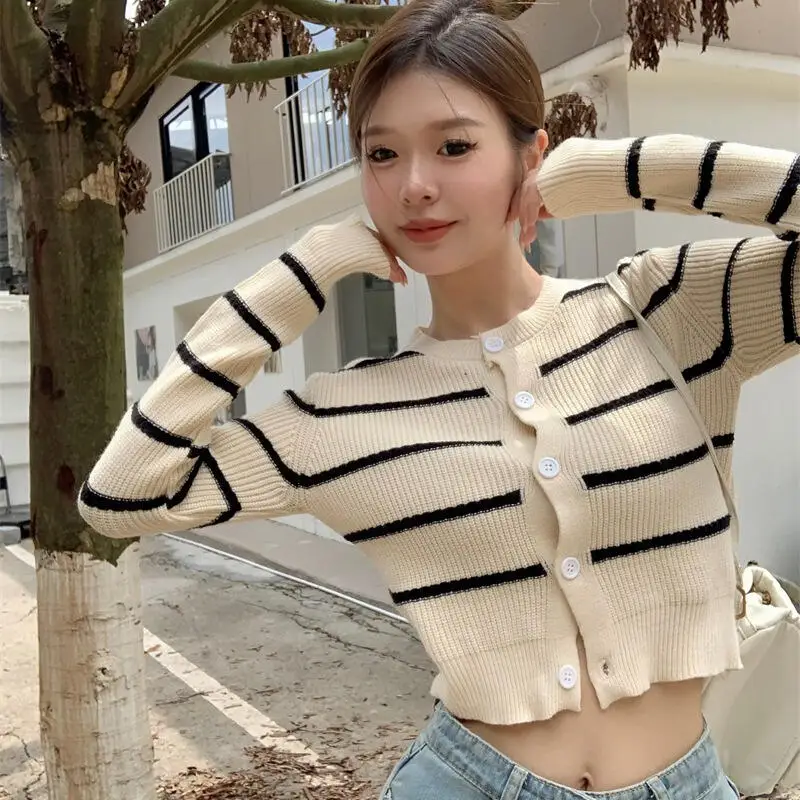 

Женский укороченный вязаный кардиган в полоску в стиле Y2K, теплый, повседневный, с длинным рукавом, для осени и зимы