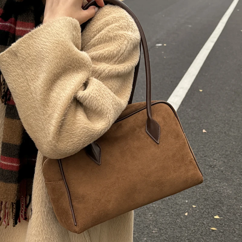 

Retro Korean Tote Bag Womens Large Capaci Commuter Handbag Soft Handle Boston Bag Autumn New Sle Handbag for Women Suede Leather