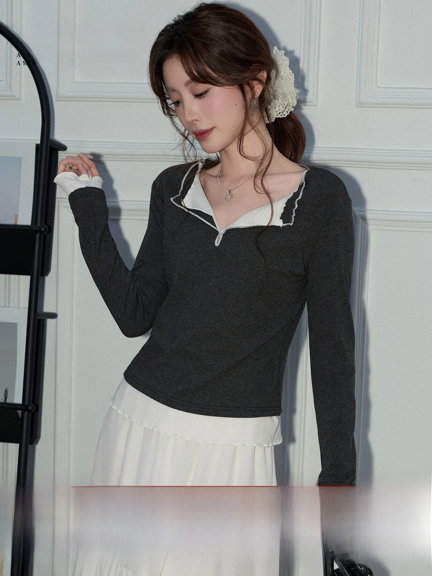 

Женская футболка Meng Xiaoqi с длинным рукавом, приталенная, весенняя новинка, с цветными блоками, отложным воротником, имитация двухслойности, тонкий крой.