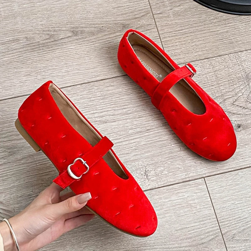 Red Velvet Buckle Strap Mary Janes Shoes Women Elegant Spring Autumn Flannel Flats Shoes Black Casual Ladies Shoes Footwear New