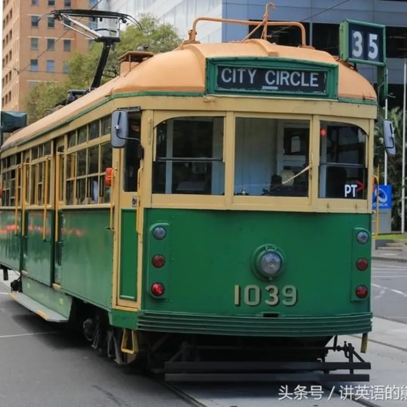Manufacturer formulates wrought iron retro large classic car train model ornament shopping mall square decoration prop bus