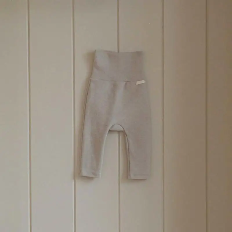 2026 Autumn New Baby Cotton Leggings Solid Toddler Pants Cute Boy Girl High Waisted Leggings Infant Loose Pp Pants