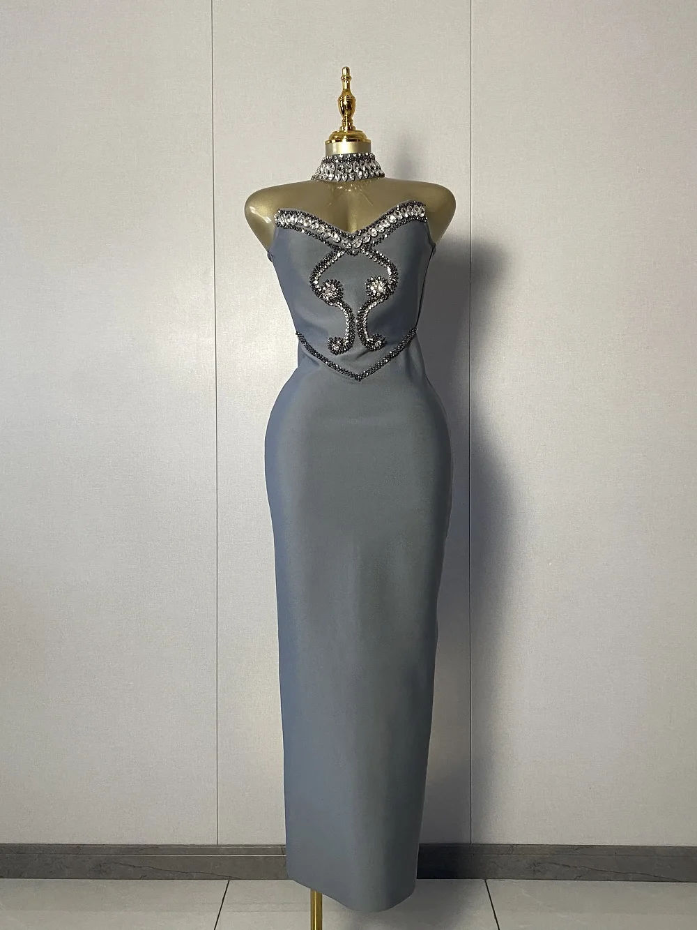 

New Women Sexy Strapless Diamonds Choker Gray Midi Bodycon Dress 2025 Elegant Evening Club Luxury Birthday Party Dresses
