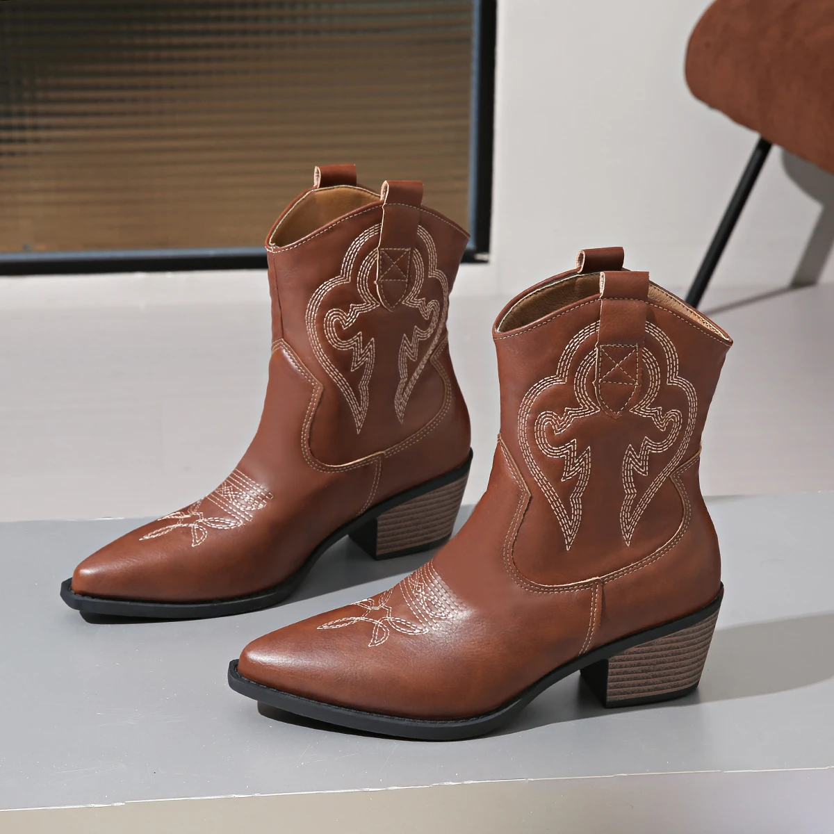 Bottes de cowboy brodées au genou pour femmes, talons compensés, marron, western boo, nouvelle tendance, hiver