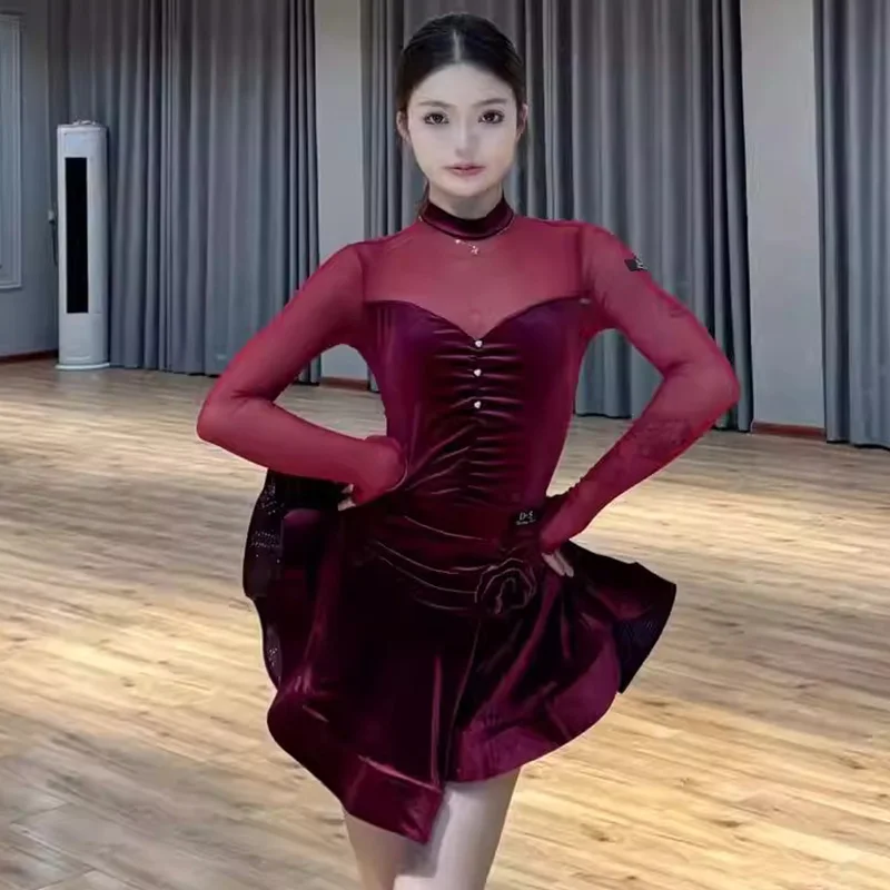 النبيذ الأحمر المخملية اللاتينية فستان رقص المرأة المنافسة فستان تشاتشا رومبا أداء الرقص الملابس الكبار ممارسة فستان DNV25305