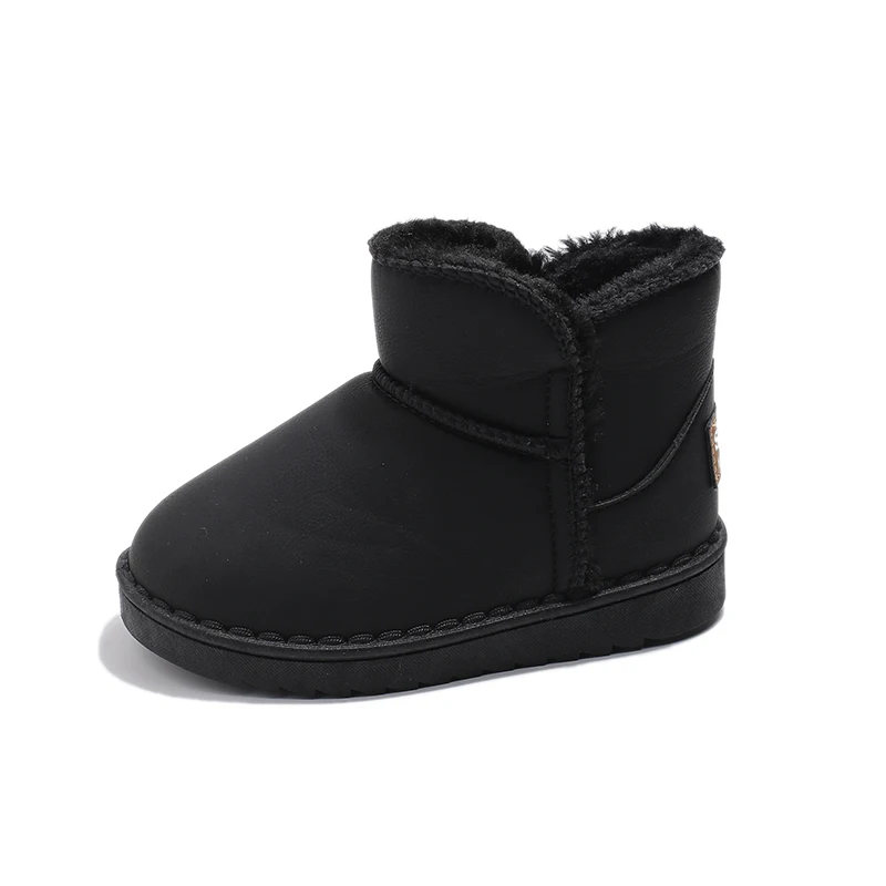 أطفال أحذية الثلوج للبنين بنات سميكة أفخم الأطفال الحرارية حذاء من الجلد الدافئة 2025 الخريف الشتاء المضادة للانزلاق أحذية الموضة الكلاسيكية