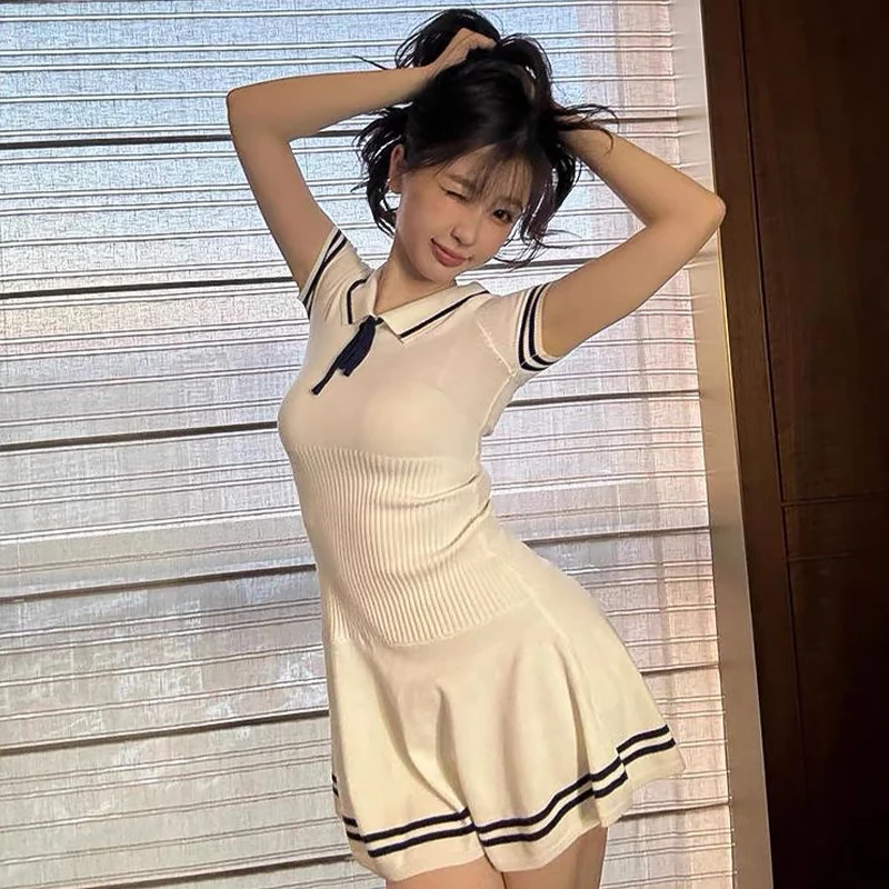 

Летнее модное милое сексуальное полосатое контрастное трикотажное платье в студенческом стиле