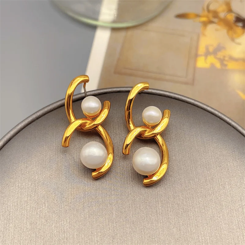 

Europe And America Retro Geometric Chain Freshwater Pearl Stud Earrings For Women Fashion Luxury Earrings Jewelry Wholesale
