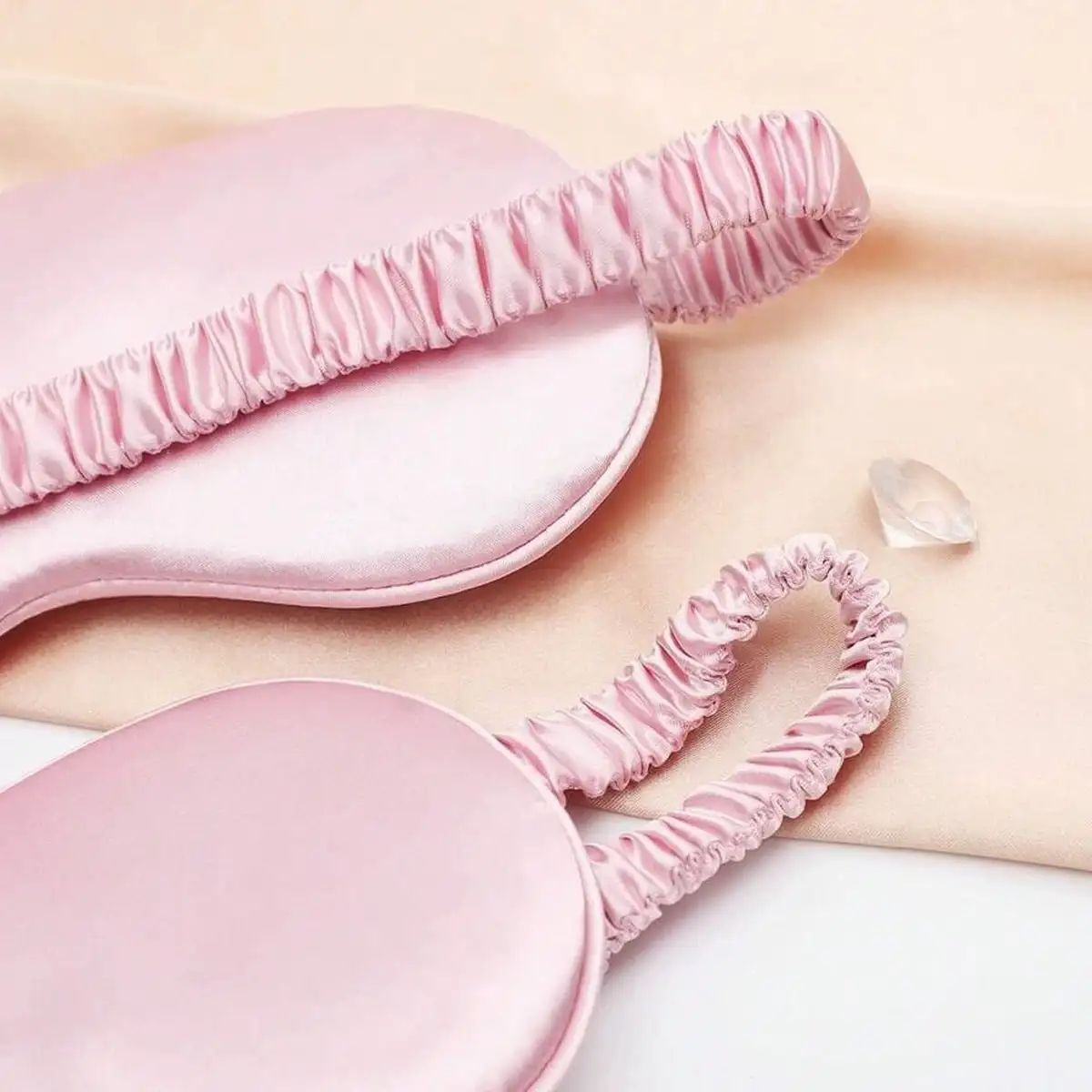 1 Double-Sided Imitation Silk Sleep Mask, Comfortable and Relaxing, Relieves Fatigue, Light-Blocking Mask for Lunch Breaks, Sleep, Office and School Naps, Travel Essentials, a Great Gift for Family, Colleagues, and Friends