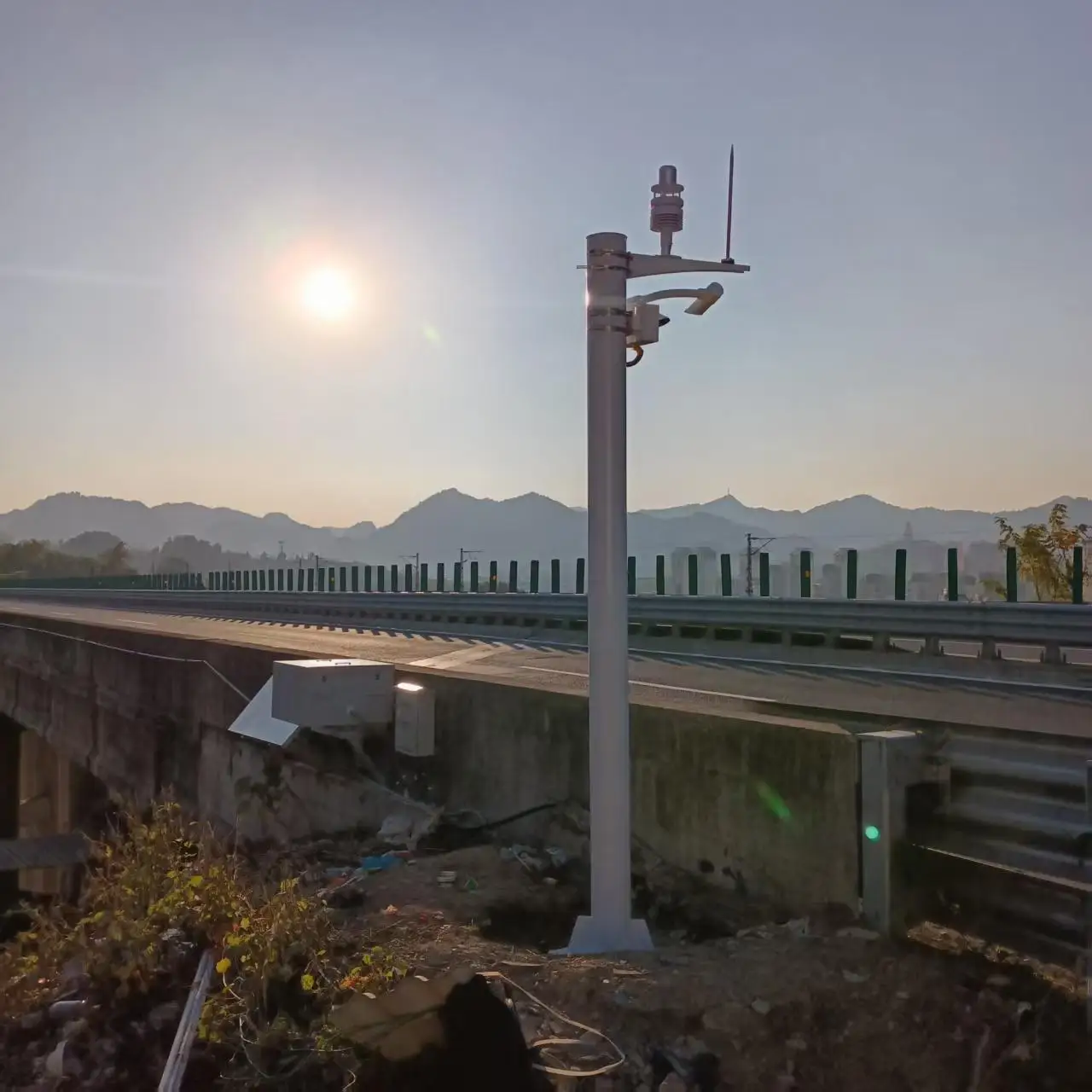 

2026 Hot Sale Ultrasonic Portable Weather Station Multi Elements Integrated Meteorological Station Instrument Compact Weather Se
